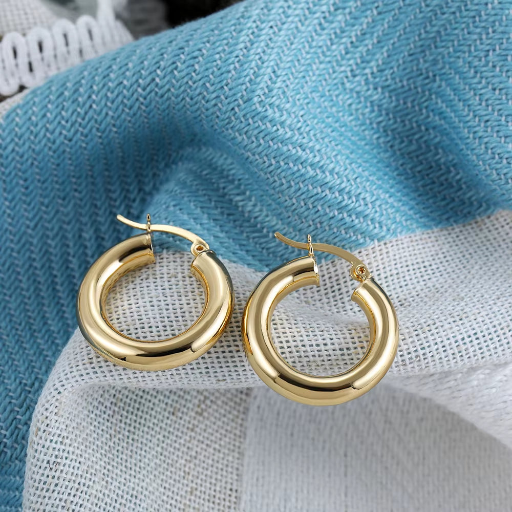 2025 New 18K Gold Plated Smooth Metal Chunky Hoop Earrings Retro Thick Huggie Earring for Women round Circle Statement Jewelry